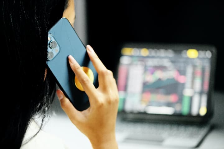 ハッキングや詐欺にある可能性がある