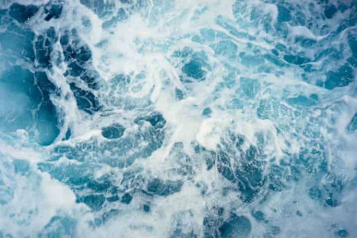 水